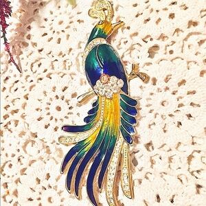 🦚Vintage Lg. Enamel & Crystal Gold Peacock Brooch